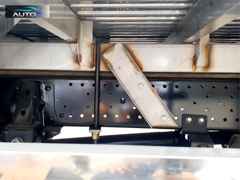 Xe tải Isuzu NMR 310 thùng mui bạt bửng nhôm (1.9T & 3T) dài 4.5 mét